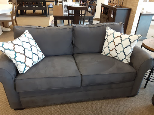 Furniture Store «Raymour & Flanigan Furniture and Mattress Store», reviews and photos, 100 Highland Ave, Seekonk, MA 02771, USA