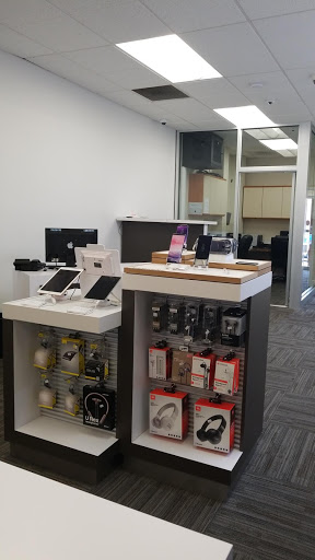 Cell Phone Store «Verizon Authorized Retailer - Wireless Zone», reviews and photos, 11 Park Ave, Madison, NJ 07940, USA