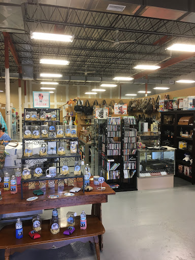 Flea Market «Peddlers Market», reviews and photos, 501 Euclid Ave, Colonial Beach, VA 22443, USA