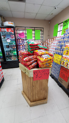 Grocery Store «Primos Market», reviews and photos, 1104 8th Ave W, Palmetto, FL 34221, USA