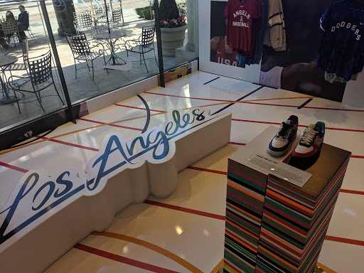 Clothing Store «Nike The Grove», reviews and photos, 189 The Grove Dr, Los Angeles, CA 90036, USA