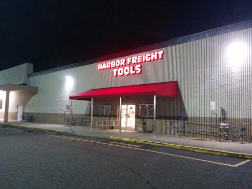 Hardware Store «Harbor Freight Tools», reviews and photos, 2000 Avondale Dr STE 104, Durham, NC 27704, USA