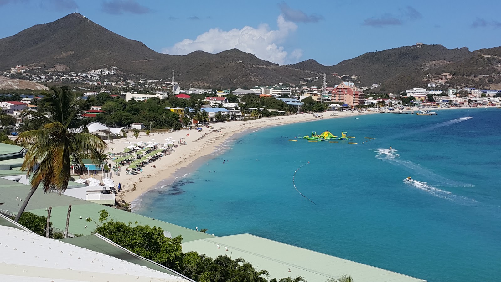 Foto van Great Bay beach voorzieningenruimte