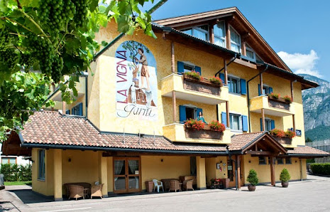 Hotel Garnì La Vigna Via G. Postal, 49a, 38098 San Michele all'Adige TN, Italia