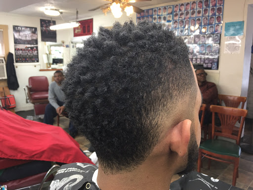 Barber Shop «Best Way Barber Shop», reviews and photos, 3909 Buechel Bank Rd, Louisville, KY 40218, USA