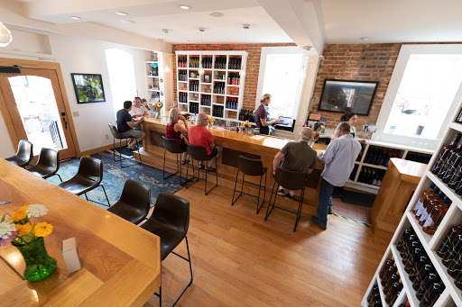 Winery «Wide River Winery - Tasting Room», reviews and photos, 106 N Cody Rd, Le Claire, IA 52753, USA