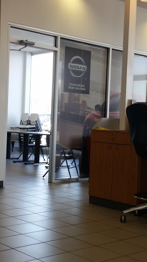 Car Dealer «Nissan of St. Charles», reviews and photos, 2535 E Main St, St Charles, IL 60174, USA