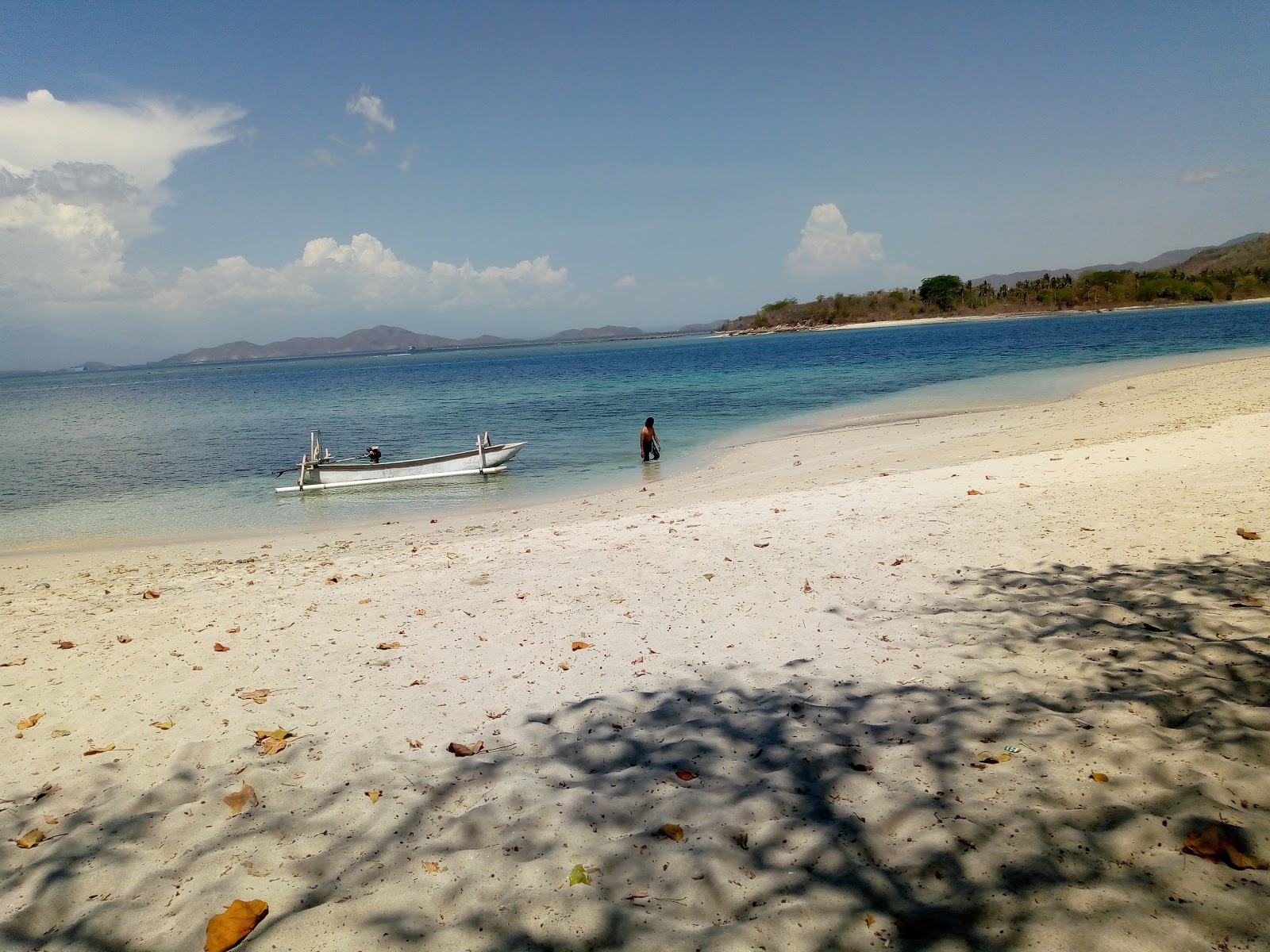 Photo of Gili Tangkong Beach - popular place among relax connoisseurs