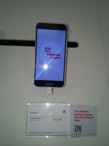 Cell Phone Store «Verizon», reviews and photos, 1910 Walnut St, Cary, NC 27518, USA