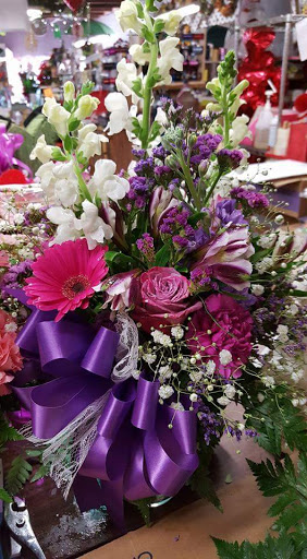 Florist «Little Flower Shop», reviews and photos, 616 High St, Delano, CA 93215, USA