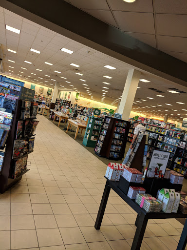 Book Store «Barnes & Noble Booksellers South Corona», reviews and photos, 2470 Tuscany St #101, Corona, CA 92881, USA