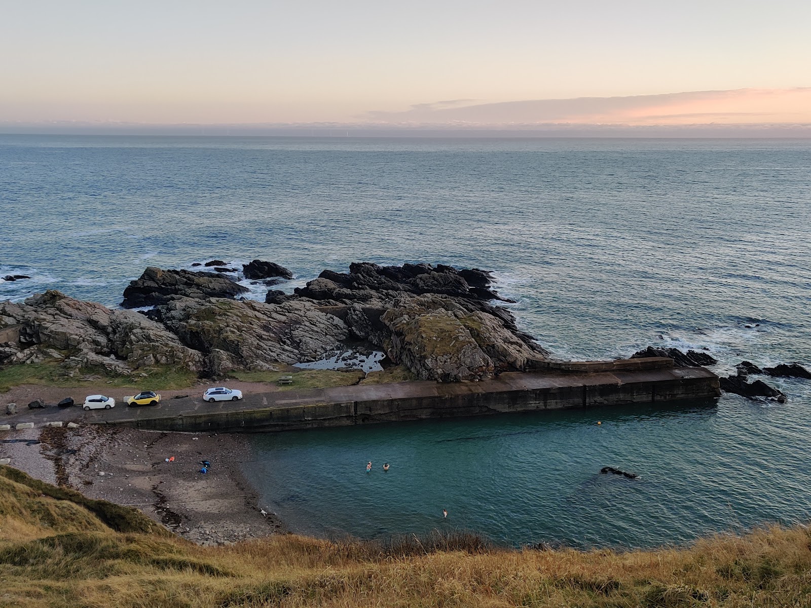Cove Bay Harbour Beach'in fotoğrafı çok temiz temizlik seviyesi ile