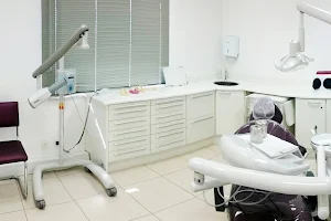 Clínica Dr. Fabio Lopes - DenteLuz Odontologia image
