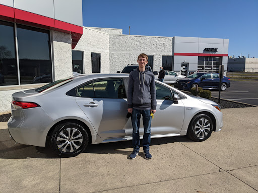 Toyota Dealer «Voss Toyota», reviews and photos, 2110 Heller Dr, Dayton, OH 45434, USA
