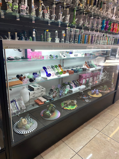 Herb Shop «Traders Smoke Shop», reviews and photos, 14880 N Northsight Blvd #104, Scottsdale, AZ 85260, USA