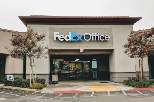 Print Shop «FedEx Office Print & Ship Center», reviews and photos, 3390 W Shaw Ave, Fresno, CA 93711, USA