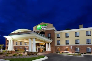 Holiday Inn Express & Suites Bay City, an IHG Hotel image