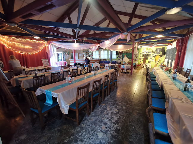 Opinii despre Pintes Söröző în Veszprém - Kocsma