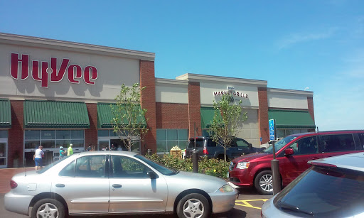 Grocery Store «Hy-Vee», reviews and photos, 9409 Zane Ave N, Brooklyn Park, MN 55443, USA