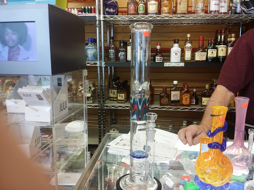 Smoke N Stuff Head Shop, 10001 St Charles Rock Rd, St Ann, MO 63074, USA, 