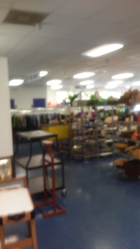 Thrift Store «Goodwill Greenacres/Woodbridge Store & Donation Center», reviews and photos, 6601 Forest Hill Blvd, Greenacres, FL 33413, USA
