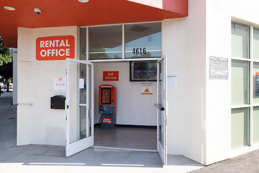 Self-Storage Facility «Public Storage», reviews and photos, 4610 Van Nuys Blvd, Sherman Oaks, CA 91403, USA