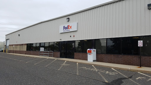 Shipping and Mailing Service «FedEx Ship Center», reviews and photos, 4 Canale Dr, Egg Harbor Township, NJ 08234, USA