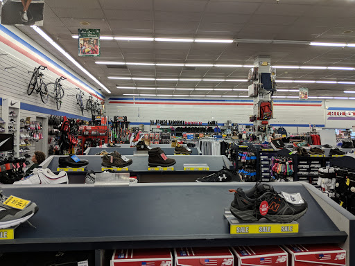Sporting Goods Store «Big 5 Sporting Goods», reviews and photos, 11060 San Pablo Ave, El Cerrito, CA 94530, USA