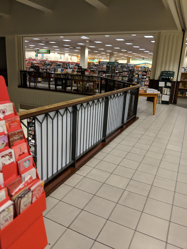 Book Store «Barnes & Noble», reviews and photos, 189 The Grove Dr, Los Angeles, CA 90036, USA