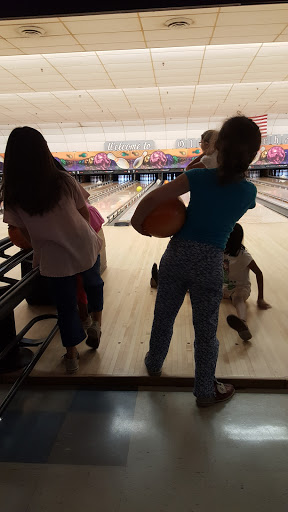 Bowling Alley «Old Orchard Lanes & Links», reviews and photos, 901 N Dunlap St, Savoy, IL 61874, USA