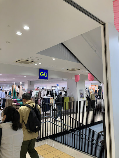 ジーユー（GU）カトレヤプラザ伊勢佐木店