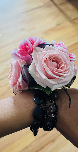 Florist «Artistic Flowers & Gifts», reviews and photos, 6821 Broadway, Denver, CO 80221, USA