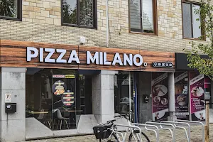 Pizza Milano. image