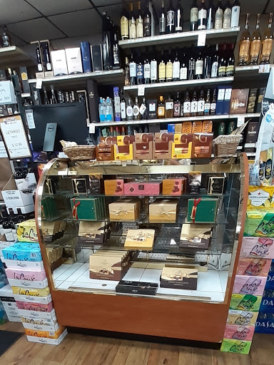 Liquor Store «Crown Wine & Spirits», reviews and photos, 3363 Sheridan St, Hollywood, FL 33020, USA