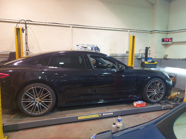 freelance mechanics clutch and gearbox specialist and independent bmw & range rover specialists