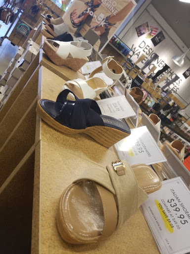 Shoe Store «DSW Designer Shoe Warehouse», reviews and photos, 7670 Richmond Hwy, Alexandria, VA 22306, USA