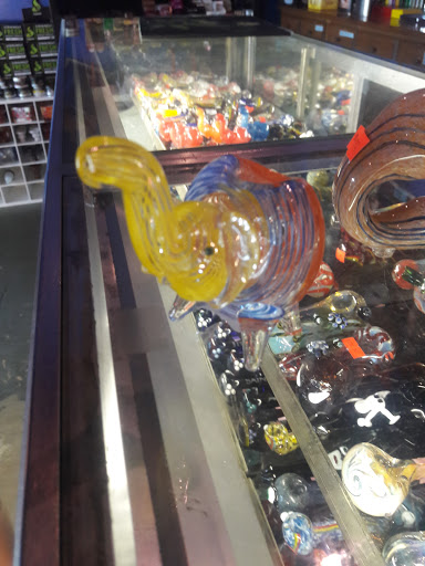 Tobacco Shop «Twisted Smoke Shop (Sunrise Plaza)», reviews and photos, 7777 Sunrise Blvd, Citrus Heights, CA 95610, USA