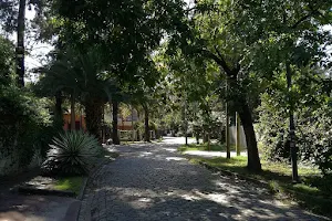 Barrio Parque Suhr Horeis image