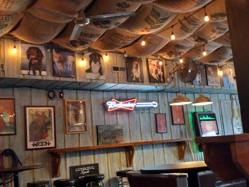 Bar «The Palm Room», reviews and photos, 11 E Salisbury St, Wrightsville Beach, NC 28480, USA