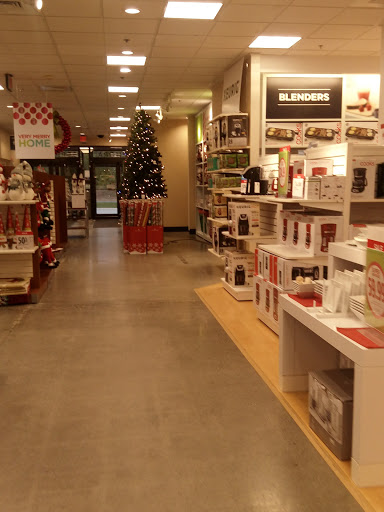 Shopping Mall «The Mall at Whitney Field», reviews and photos, 100 Commercial Rd, Leominster, MA 01453, USA