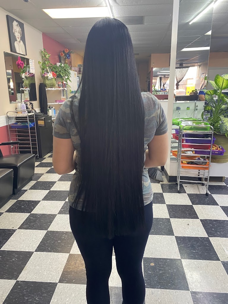 Elvia's Beauty Salon 77083
