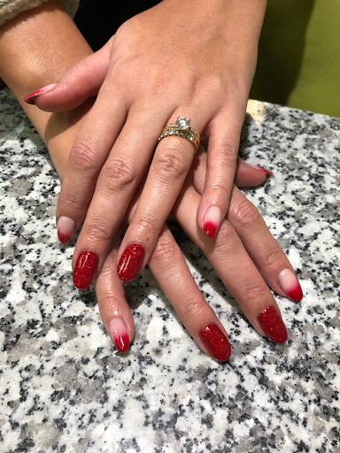 Revive Nails & Co.