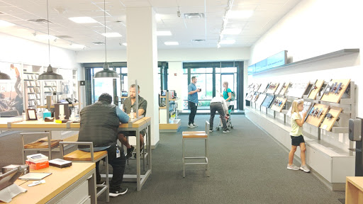 Cell Phone Store «Verizon», reviews and photos, 7301 S Santa Fe Dr #724, Littleton, CO 80120, USA