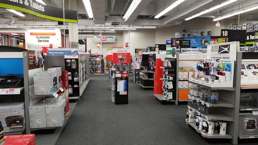 Office Supply Store «Staples», reviews and photos, 2950 Belcrest Center Dr, Hyattsville, MD 20782, USA