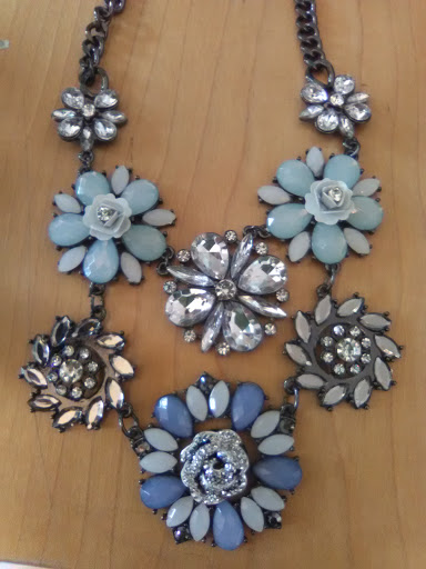 Charming Charlie, 20 Meadow Cir Dr, Lake St Louis, MO 63367, USA, 