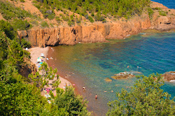 Fotografie cu Calanque d'Aurelle cu nivelul de curățenie înalt
