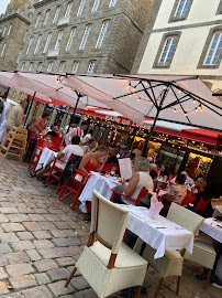 Atmosphère du Restaurant français Brasserie du Lion D'Or à Saint-Malo - n°13