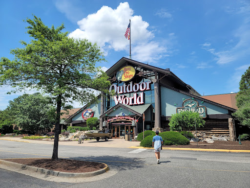Sporting Goods Store «Bass Pro Shops», reviews and photos, 1972 Power Plant Pkwy, Hampton, VA 23666, USA