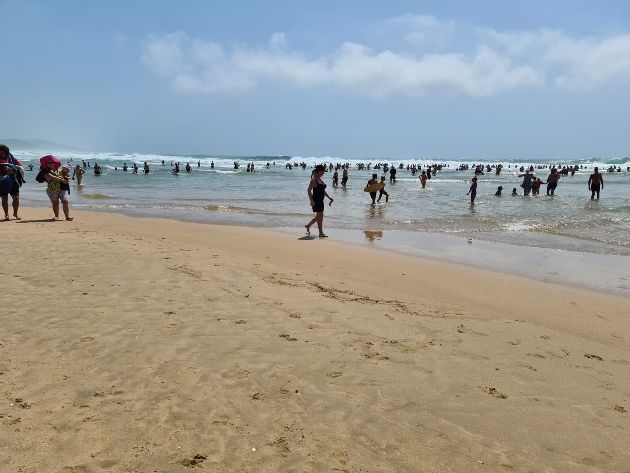 Happy Wanderers beach的照片 带有碧绿色纯水表面