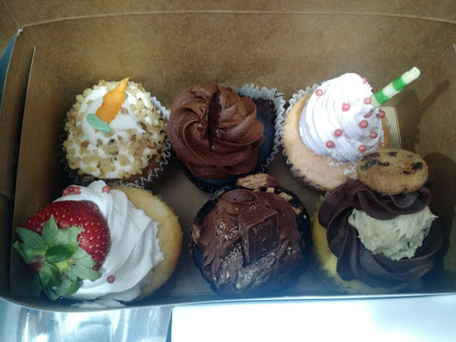 Bakery «Just Desserts», reviews and photos, 1 Main St, Bridgewater, MA 02324, USA